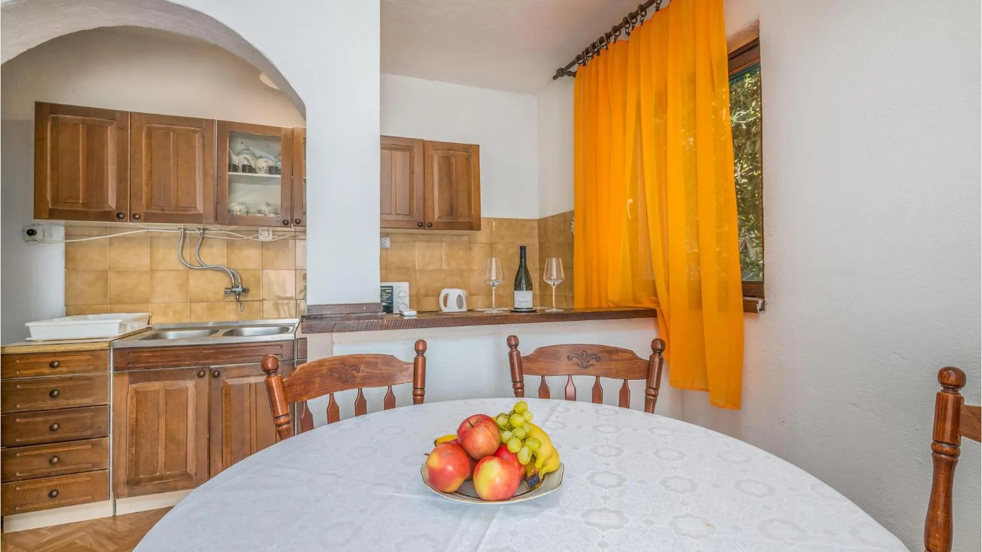 Amazing Apartment In Jurandvor With Kitchen